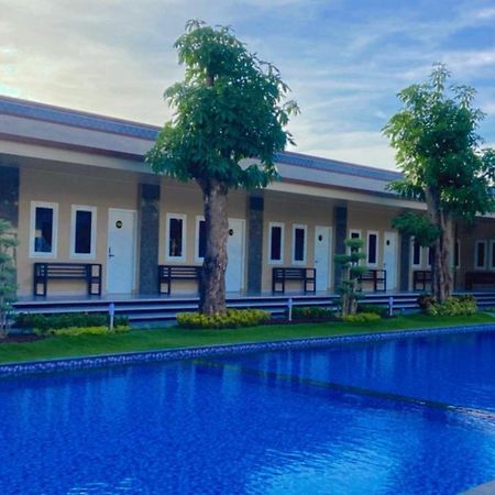 Nio Garden Hotel Sumbawa Exteriör bild