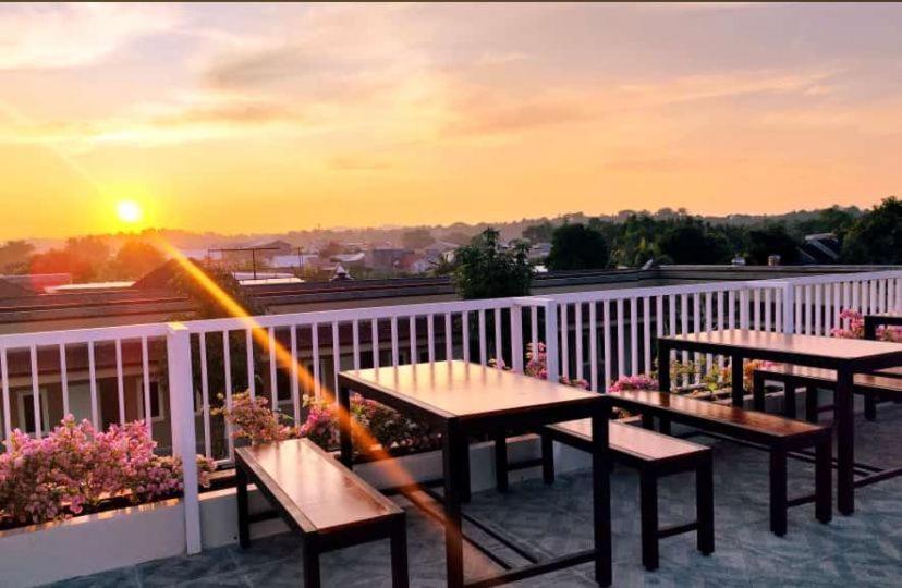 Nio Garden Hotel Sumbawa Exteriör bild