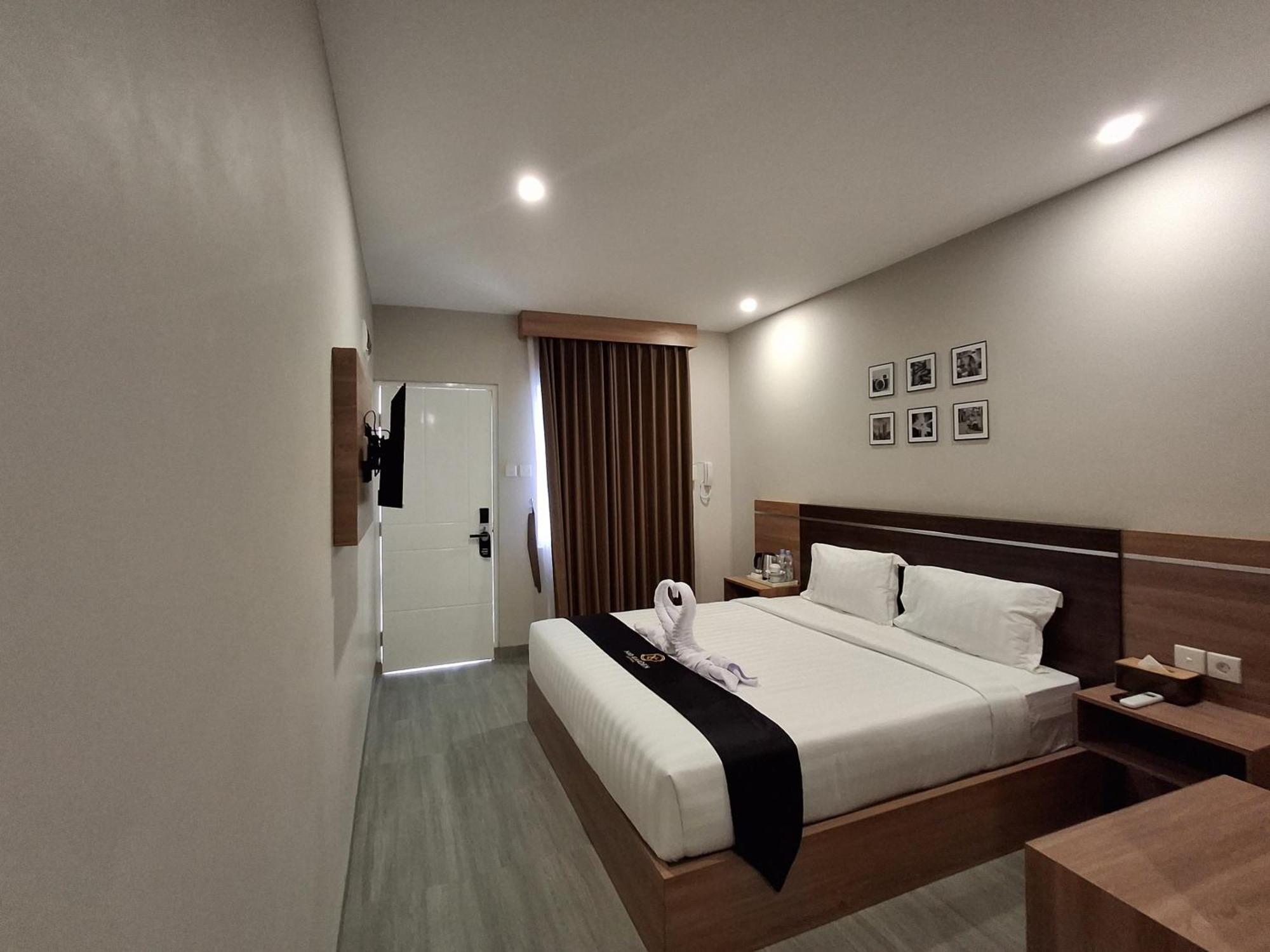 Nio Garden Hotel Sumbawa Exteriör bild